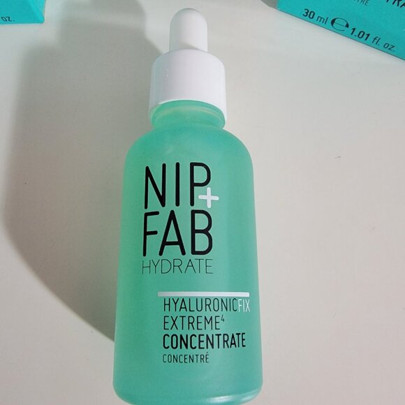 2 TWO Nip + Fab Hyaluronic Extreme 4 Concentrate NIB - Picture 4 of 7